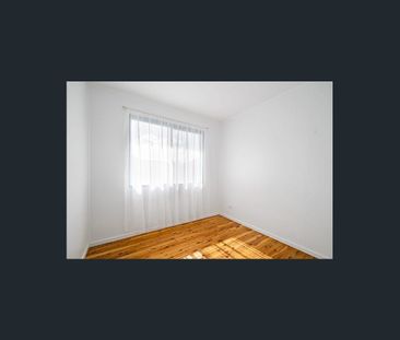 5 mins walk to train station - Photo 2