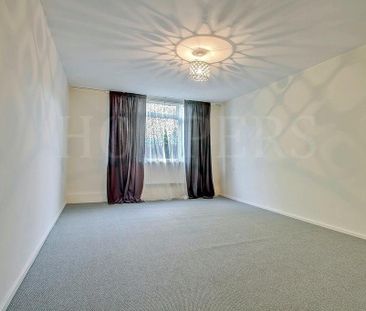 3 bedroom semi-detached bungalow to rent - Photo 4