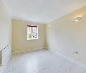 Arthurs Close, Emersons Green, Bristol, BS16 - Photo 3