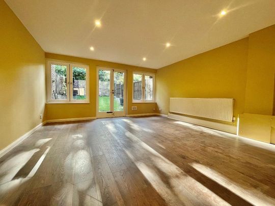 3 bedroom maisonette to rent - Photo 1