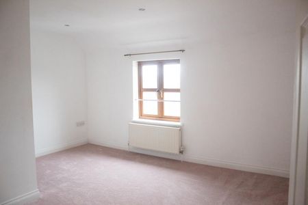 4 bedroom detached house to rent - Photo 2