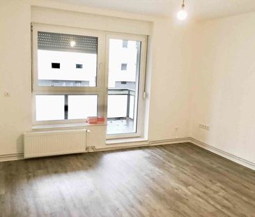 Schöne 3-Zimmer-Wohnung mit großem Balkon in ruhiger Lage - Foto 1
