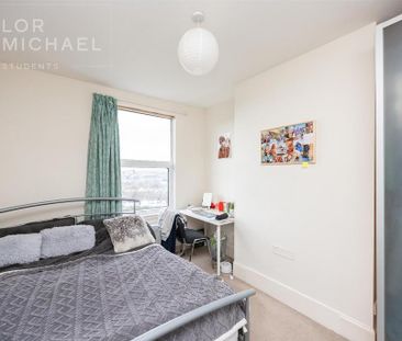 4 bedroom terraced house to rent - Photo 5