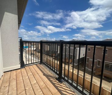 For Lease - 214 Matawin Lane, Richmond Hill, Ontario - Photo 2