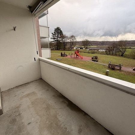 Lichtdurchflutete 3.5 Zimmer Wohnung mit offener Küche und top Lage! - Foto 1