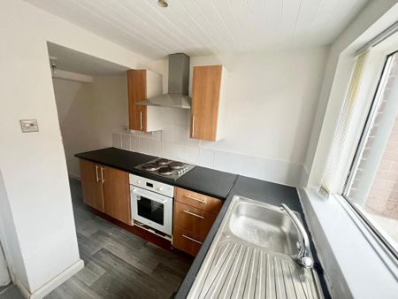 2 bedroom terraced house to rent - Photo 3