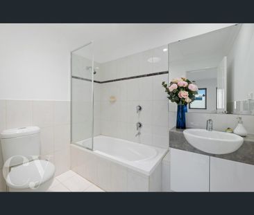 3/2 Agnew Way, Subiaco, WA 6008 - Photo 3