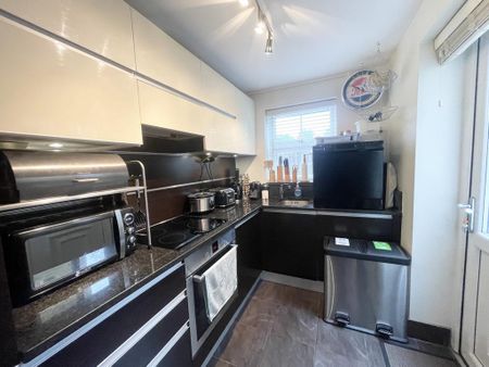 3 bedroom townhouse to rent - Photo 5