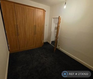 3 bedroom end of terrace house to rent - Photo 3
