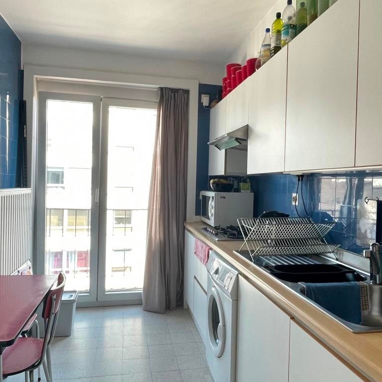 Ruim, 2 slaapkamer appartement gelegen tussen Gent Sint-Pieterstation en het Citadelpark. - Foto 1
