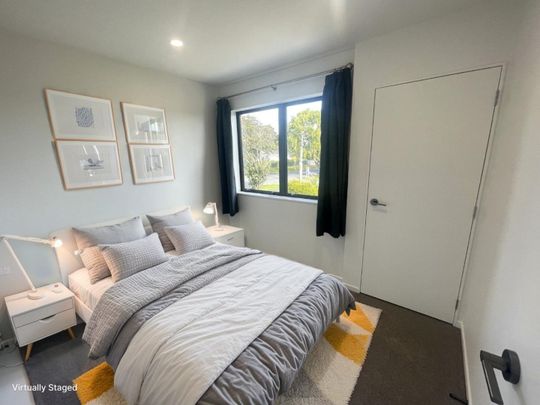 Stylish & Perfectly Positioned - Photo 1