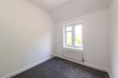 3 bedroom end of terrace house to rent - Photo 3
