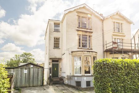 2 Bed Flat - Photo 5