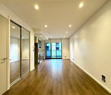 Stylish Studio Apartment | Walk to Macquarie University & Transport - Photo 1