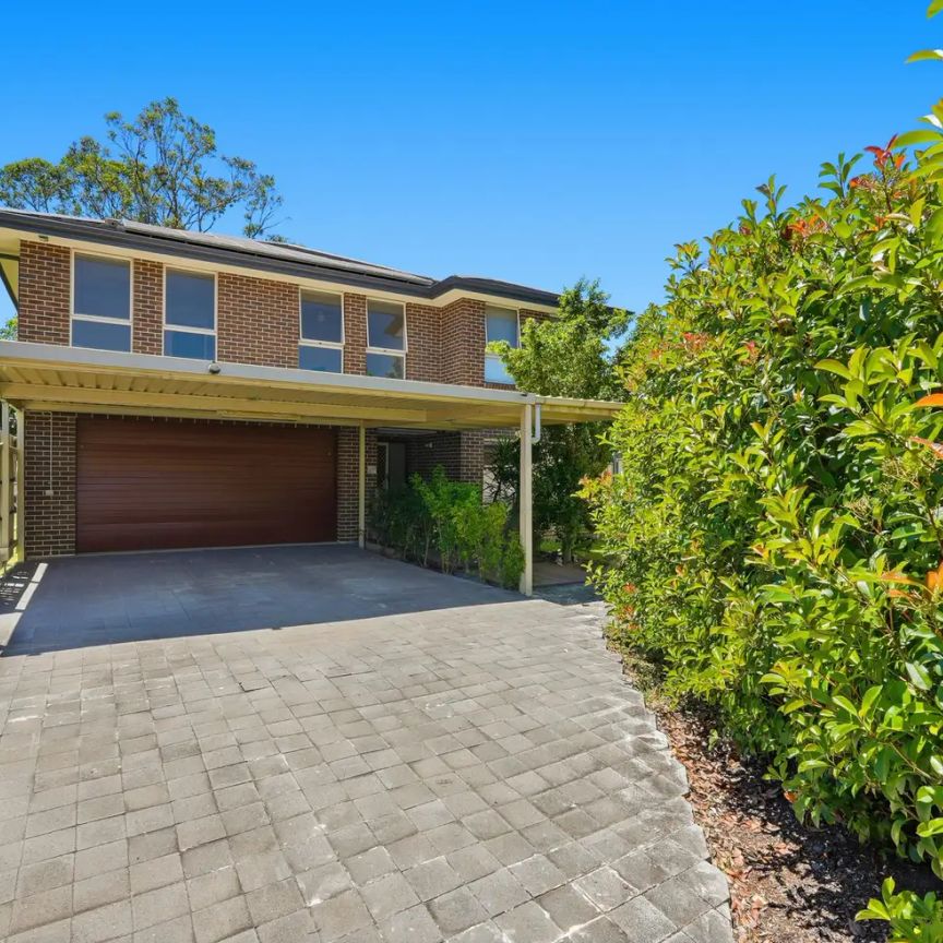 “EXCEPTIONAL EXTRA LARGE 6 BEDROOM FAMILY HOME” - Photo 1