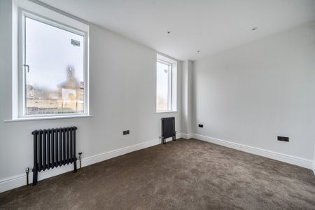 Fransfield Grove, Sydenham, London, SE26 - Photo 2