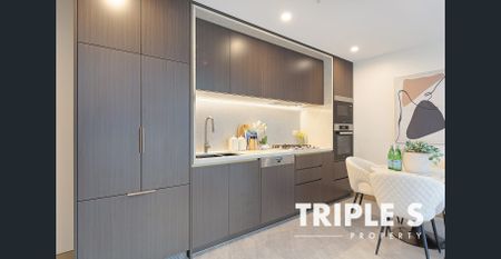 Spacious Two Bedrooms Apartment | North East Facing - Photo 5