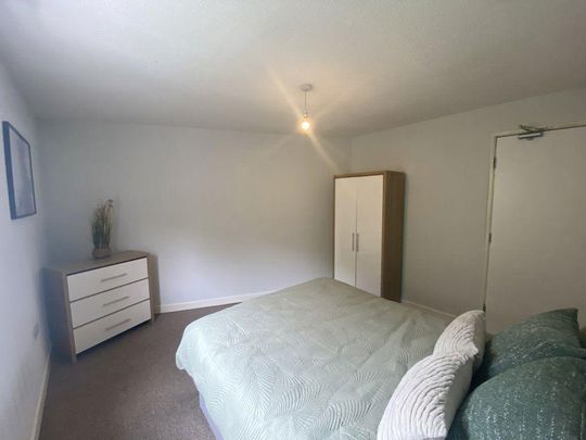 1 bedroom in a house share to rent - Photo 1