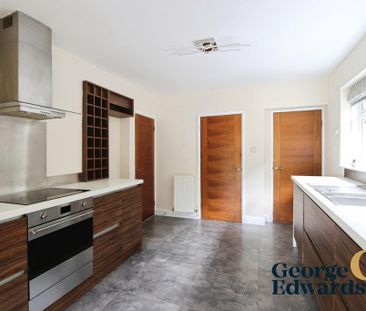 3 bedroom detached bungalow to rent - Photo 1