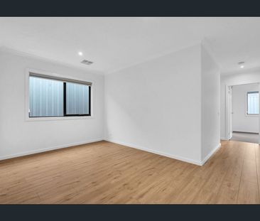 Spacious, Stylish & Ready to Move In! - Photo 3