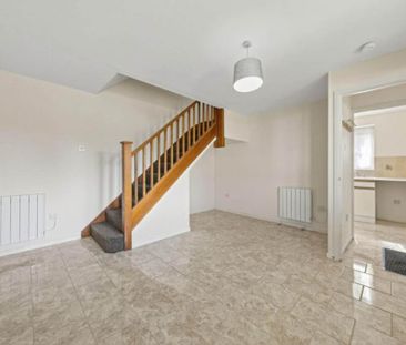 2 bedroom mews to rent - Photo 1