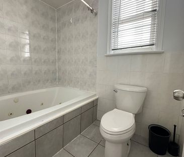 For Lease - 218 Finch Avenue Unit# Main, Toronto, Ontario - Photo 4