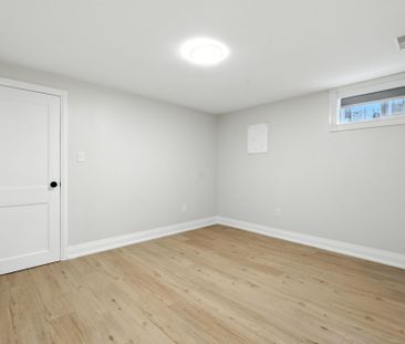 For Lease - 929 Upper Ottawa Street Unit# B, Hamilton, Ontario - Photo 6