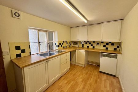 Winsford, Darnhall - Photo 2