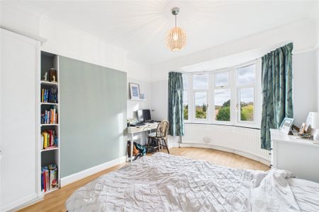 4 bedroom House in Henley Road, Reading - Photo 5