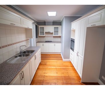 29 Kalinda Rd, Ringwood VIC 3134 - House For Rent | Domain - Photo 4