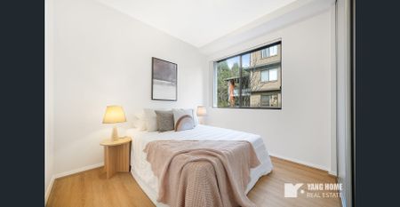 Newly Renovated Contemporary Apartment - Photo 2