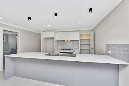 Brand new - Four Bedroom Duplex - Photo 2