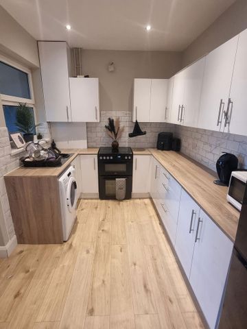 2 bedroom semi-detached house to rent - Photo 5