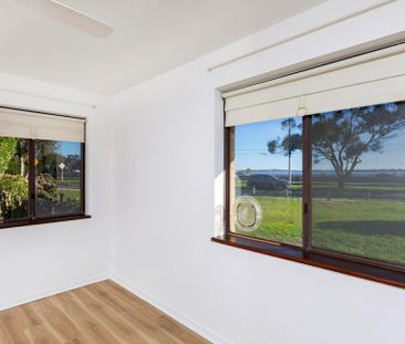 Ground-Floor Apartment in Sought-After Riverside Location - Photo 3