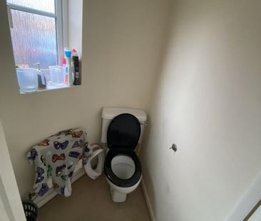 2 bedroom semi-detached house to rent - Photo 6