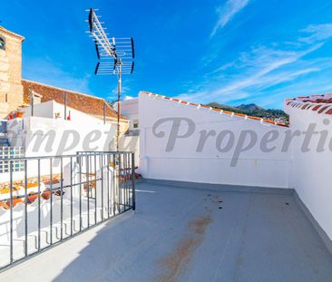 Townhouse in Canillas de Albaida, Inland Andalucia at the foot of t... - Photo 5