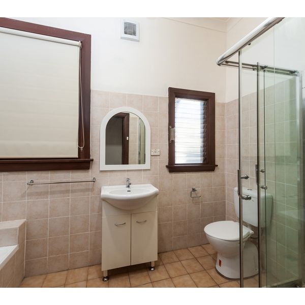 1/33 Palace St, Petersham NSW 2049 - House For Rent | Domain - Photo 1