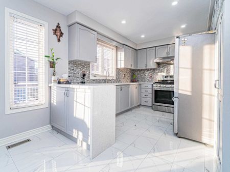 For Lease - 76 Starhill Crescent, Brampton, Ontario - Photo 4