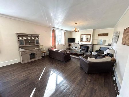 5 bedroom detached house to rent - Photo 4