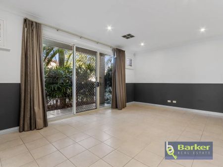 “Gorgeous Town House in Prime Location” - Photo 3