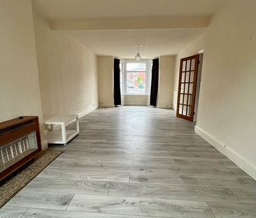 3 Bed Terraced House, Allesley Old Road, CV5 - Photo 2