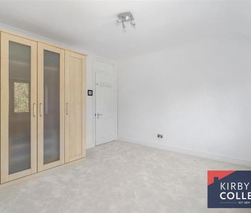 5 bedroom detached house to rent - Photo 4