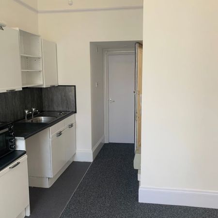 Studio Flat, St. Aubyns, BN3 - Photo 3