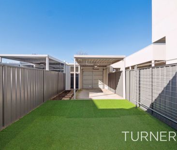 Spacious Two Storey Townhouse in Lightsview - Photo 4