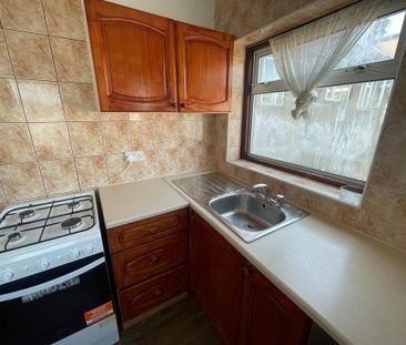 2 Bed Flat, Village Way East, HA2 - Photo 3