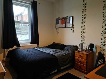 4 Bed Student House Frampton Road - Photo 3