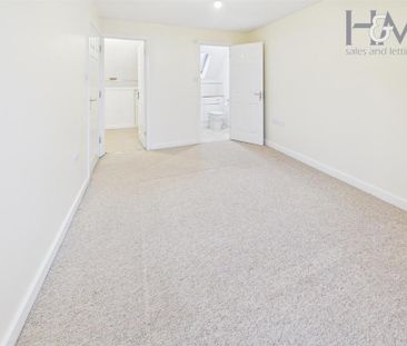 3 bedroom semi-detached house to rent - Photo 5