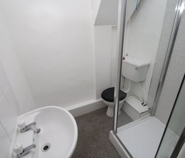 4 bedroom terraced house to rent - Photo 3
