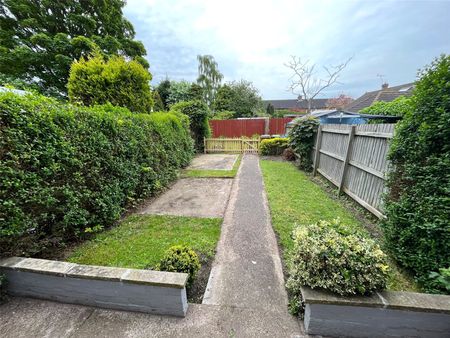 3 bedroom terraced house to rent - Photo 3