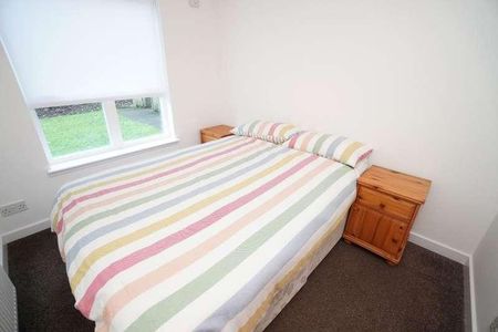 Strathblane Gardens, Glasgow, G13 - Photo 4